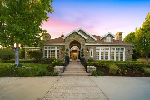 Photo of 13278 Caminito Mendiola, San Diego, CA 92130 (MLS # 260012006)