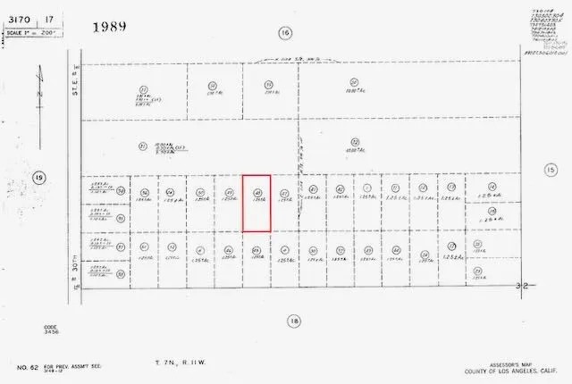 48 3170-017-048- 30th St E & Columbia Wy.