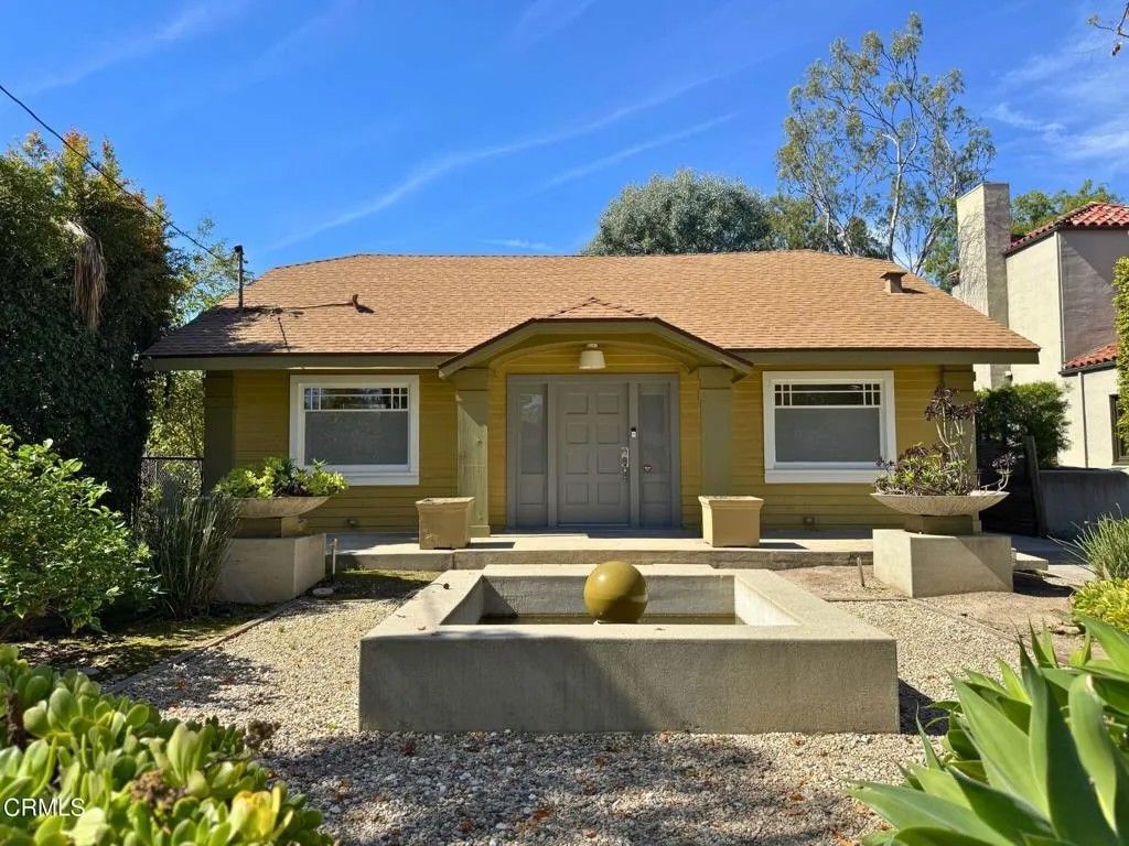 Photo of 869 S Euclid Avenue, Pasadena, CA 91106 (MLS # P1-26099)