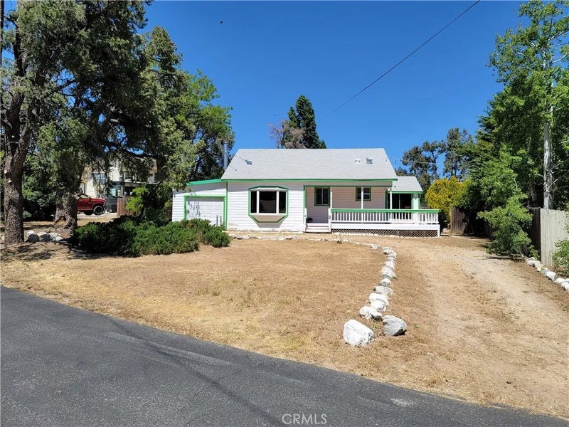 1004 Coldwater