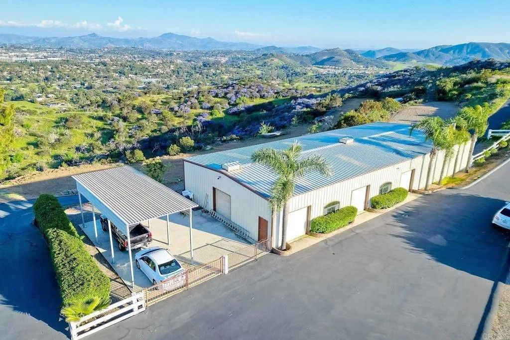 Photo of 576 Camino De La Cima, San Marcos, CA 92078 (MLS # NDP2401848)