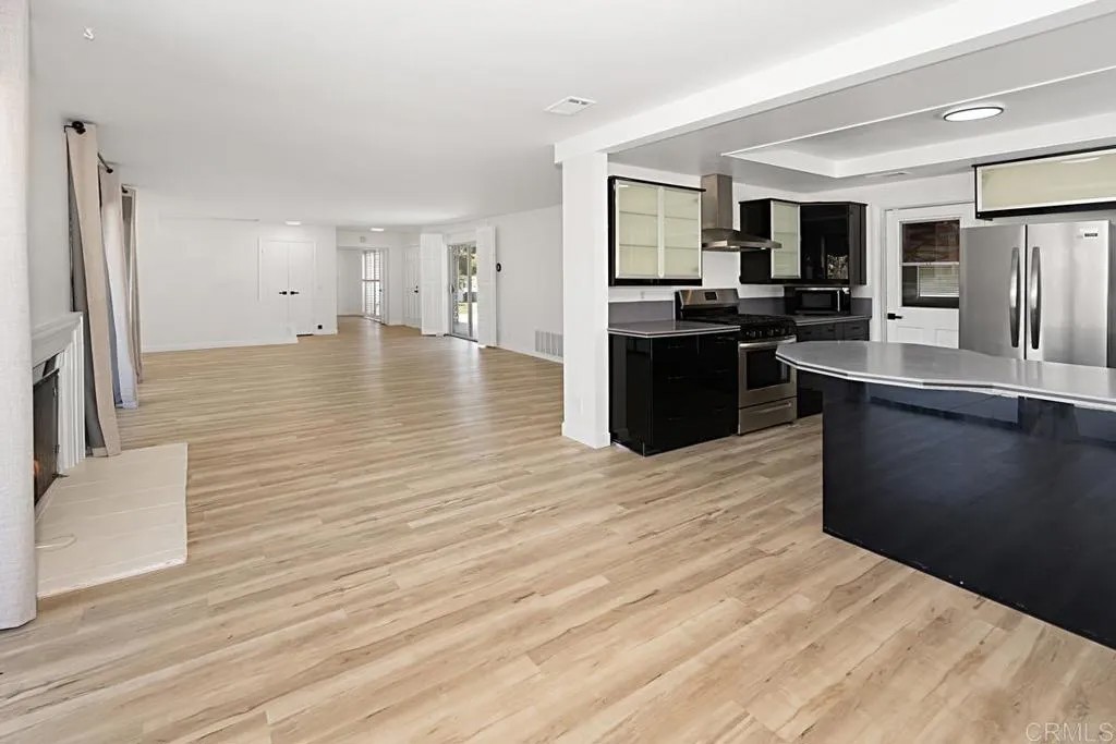 1622 W Country Club Lane