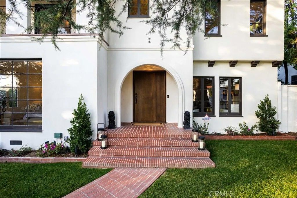 Photo of 1299 Boston St, Altadena, CA 91001 (MLS # AR26027771)