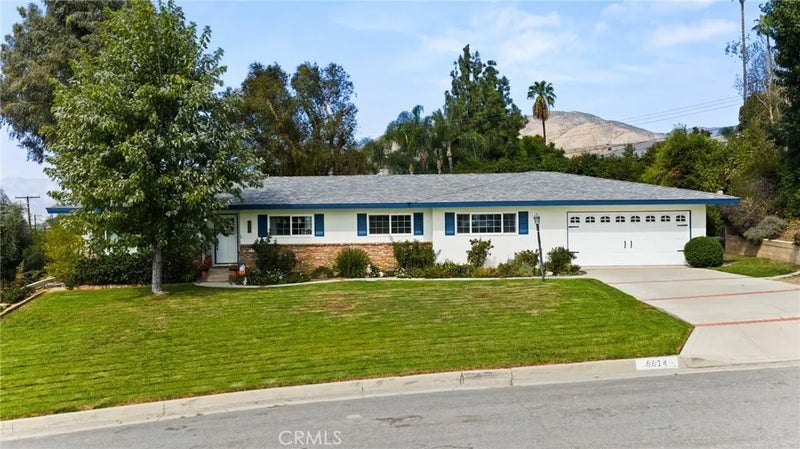 6614 Summit