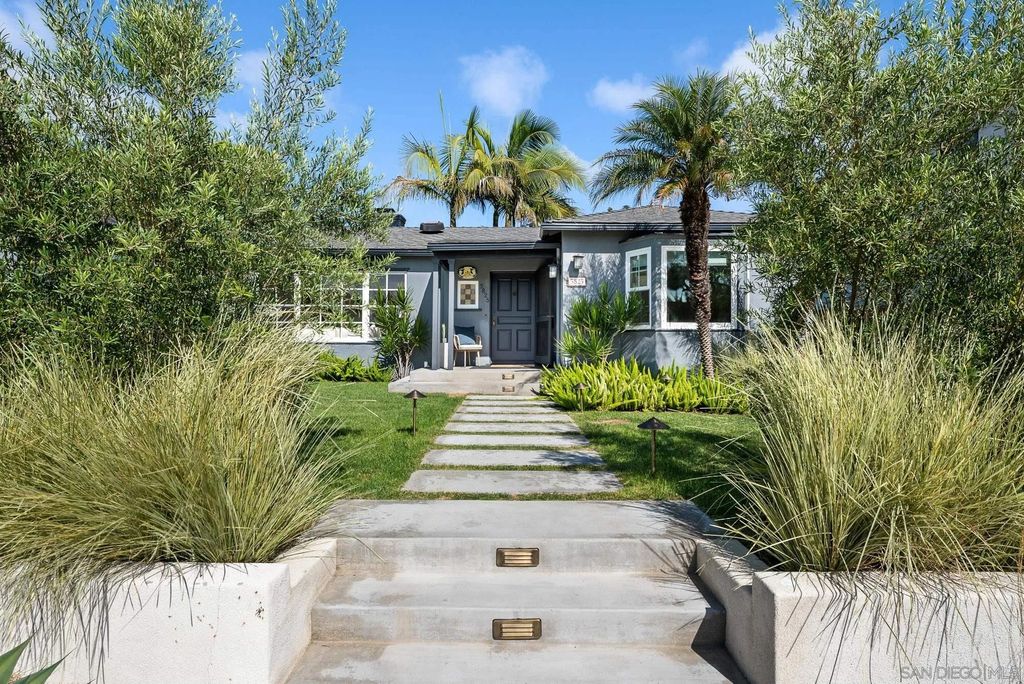 Photo of 5825 Waverly Ave, La Jolla, CA 92037 (MLS # 250041845)