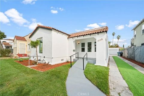 Photo of 1558 Hauser Blvd, Los Angeles, CA 90019 (MLS # OC26078171)