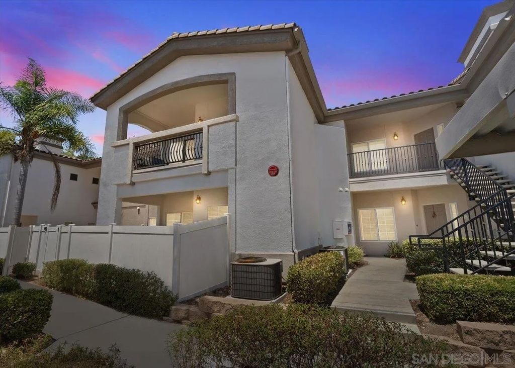 Photo of 2715 Lake Pointe Dr #116, Spring Valley, CA 91977 (MLS # 250037451)