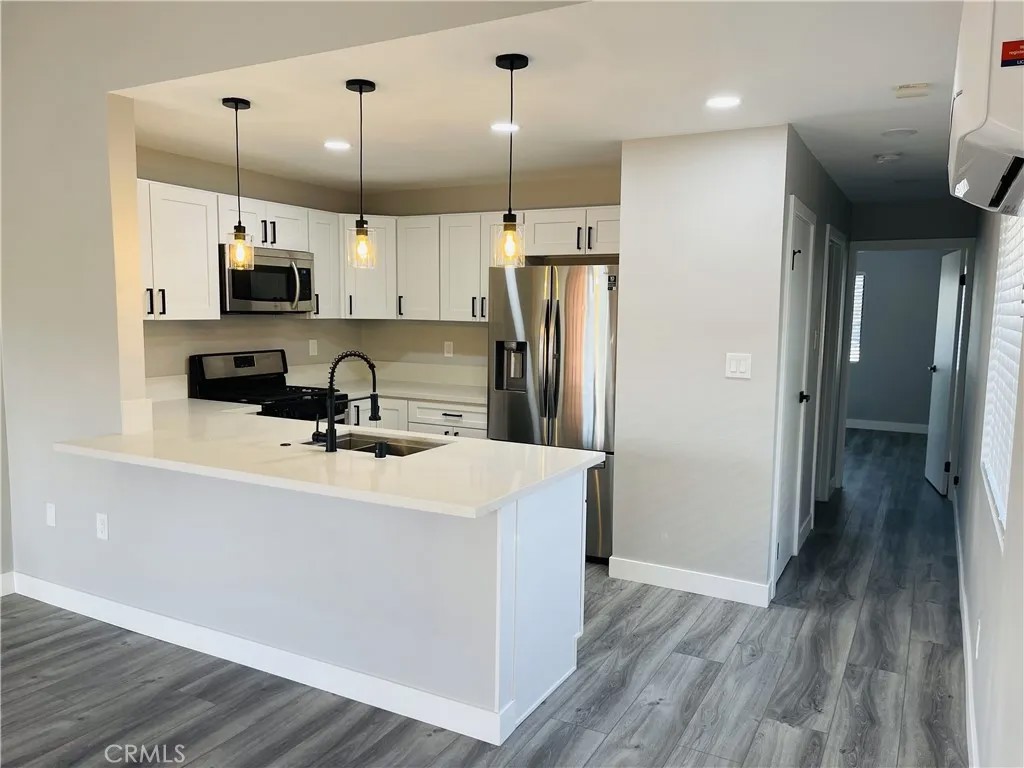 1054 W 23rd Street