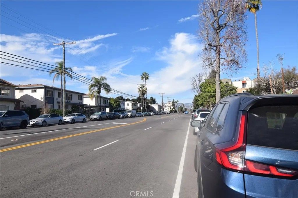 Photo of 6708 Whitsett Avenue, North Hollywood, CA 91606 (MLS # GD26014307)