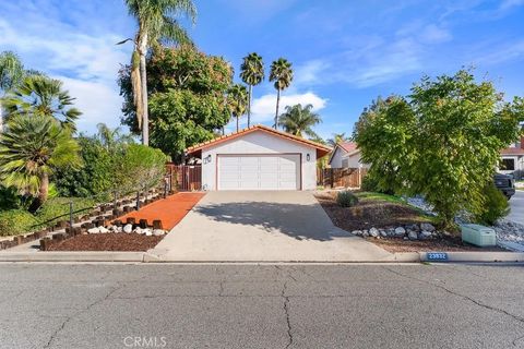 Photo of 23832 Fair Weather Dr, Canyon Lake, CA 92587 (MLS # SW25282002)