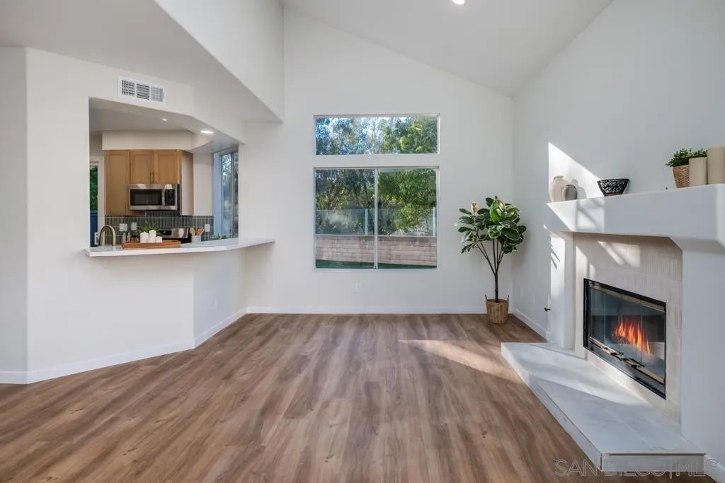 16150 Avenida Venusto 1