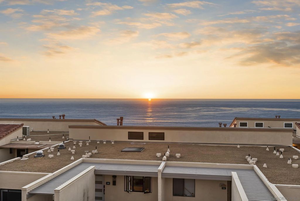 Photo of 429 S Sierra Ave #328, Solana Beach, CA 92075 (MLS # 260004795)