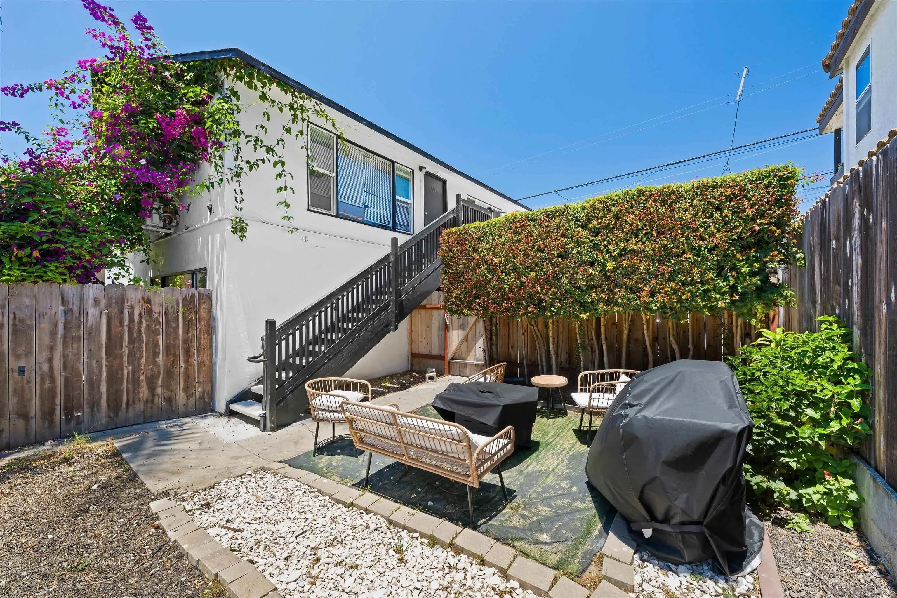 1460-64 Grand Ave