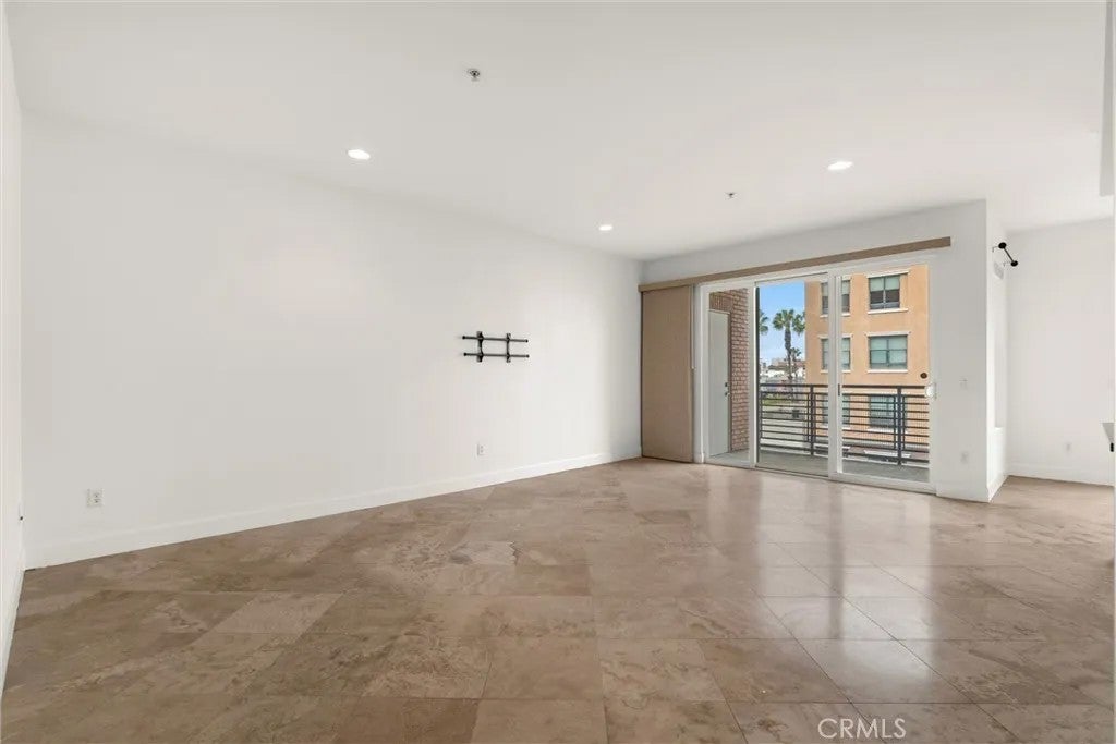 300 E 4th Street 201