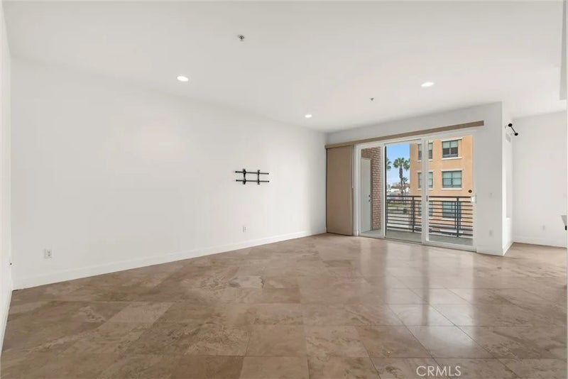 300 E 4th Street 201
