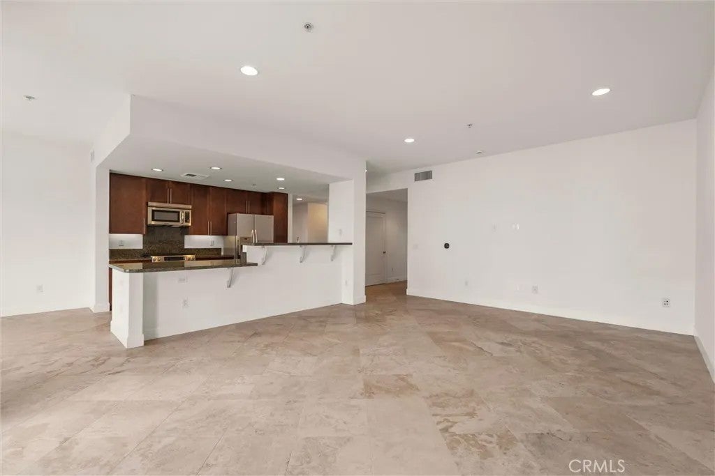 300 E 4th Street 201