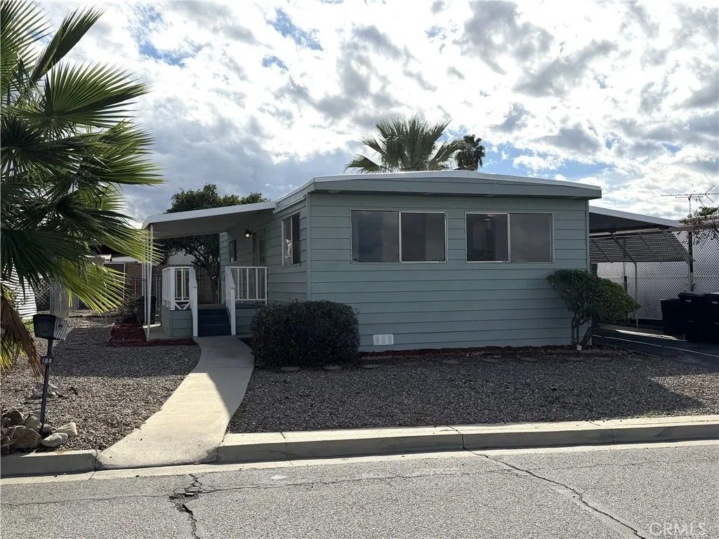 Photo of 104 Sir Tristram #104, Riverside, CA 92507 (MLS # IG25262865)