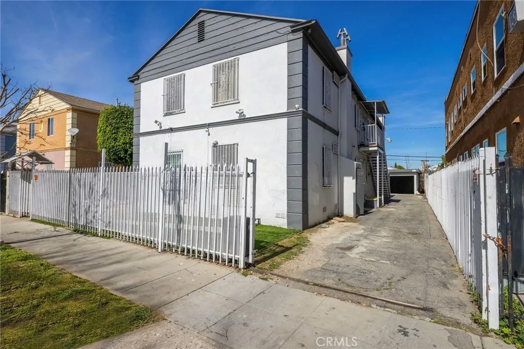 313 W Magnolia