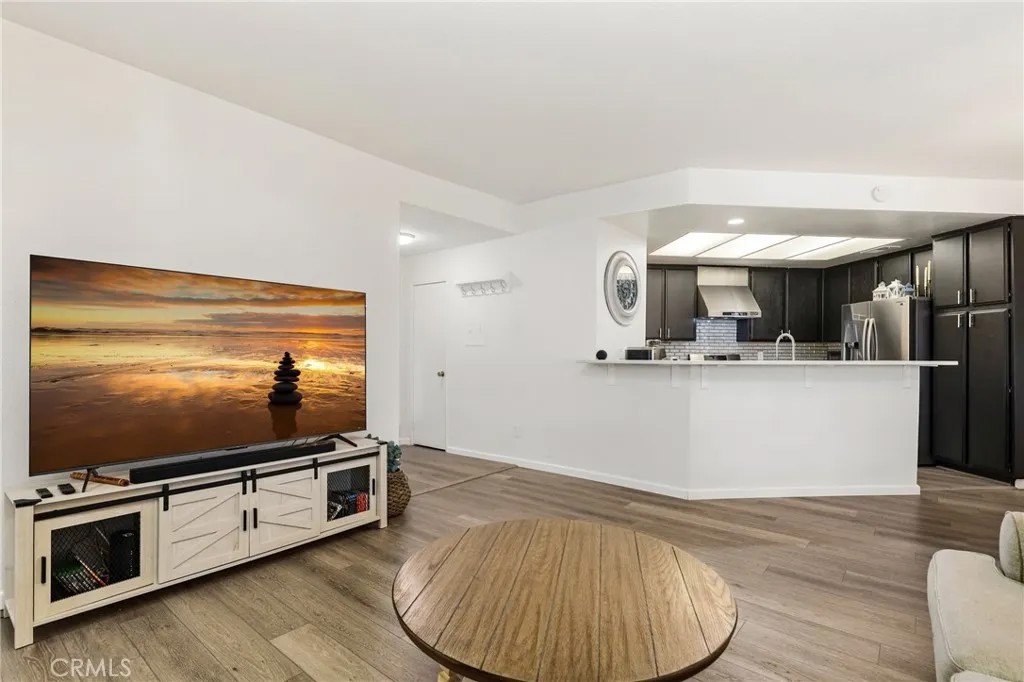 10401 Garden Grove Boulevard 21
