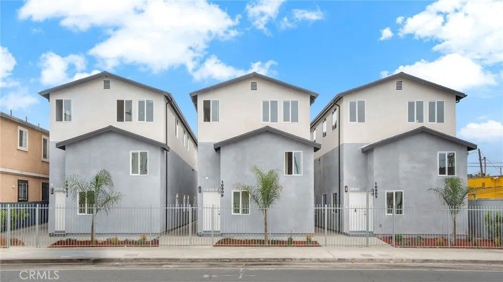 Photo of 10909 S Main Street, Los Angeles, CA 90061 (MLS # CV26072748)