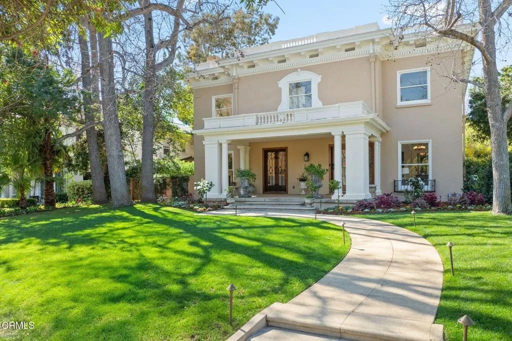 203 Oaklawn Avenue