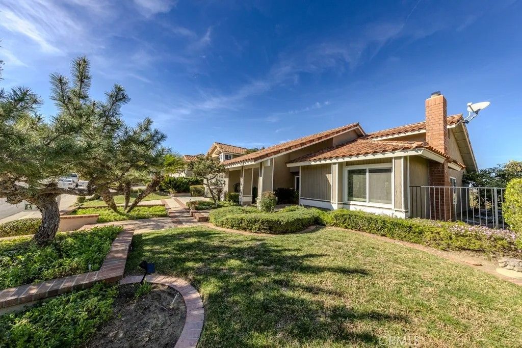 Photo of 6683 E Leafwood Dr, Anaheim, CA 92807 (MLS # PW25279733)