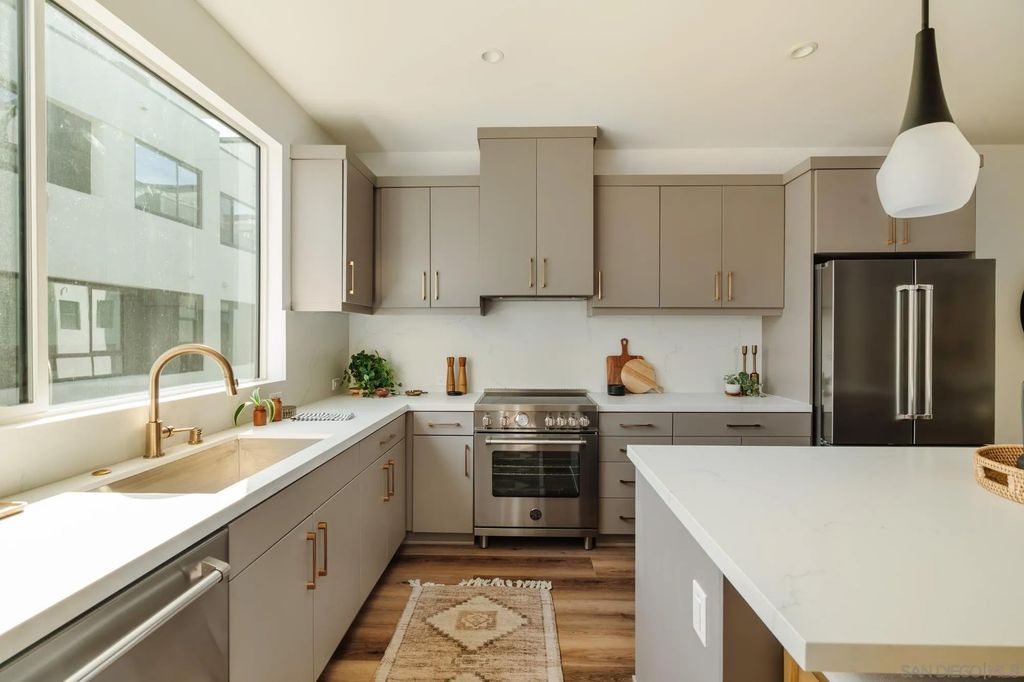 Photo of 3863 N Riley Ln, Los Angeles, CA 90065 (MLS # 260005297)