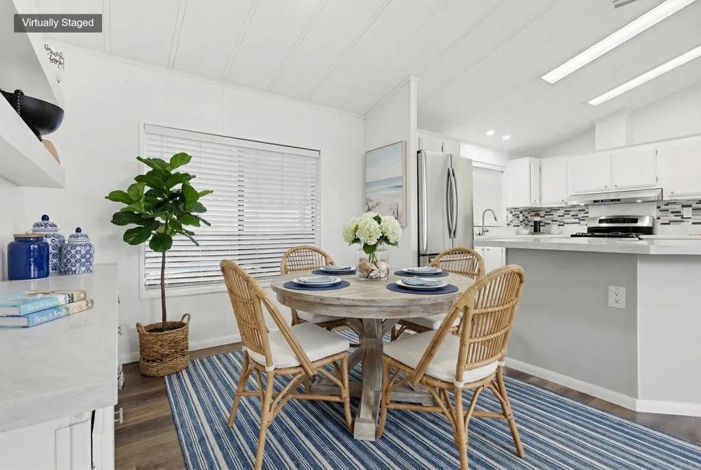 Photo of 122 Beechwood Ln, Oceanside, CA 92054 (MLS # NDP2600598)