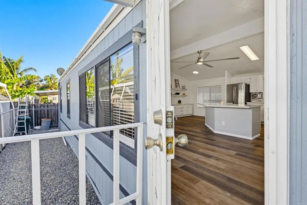 Photo of 122 Beechwood Ln, Oceanside, CA 92054 (MLS # NDP2600598)