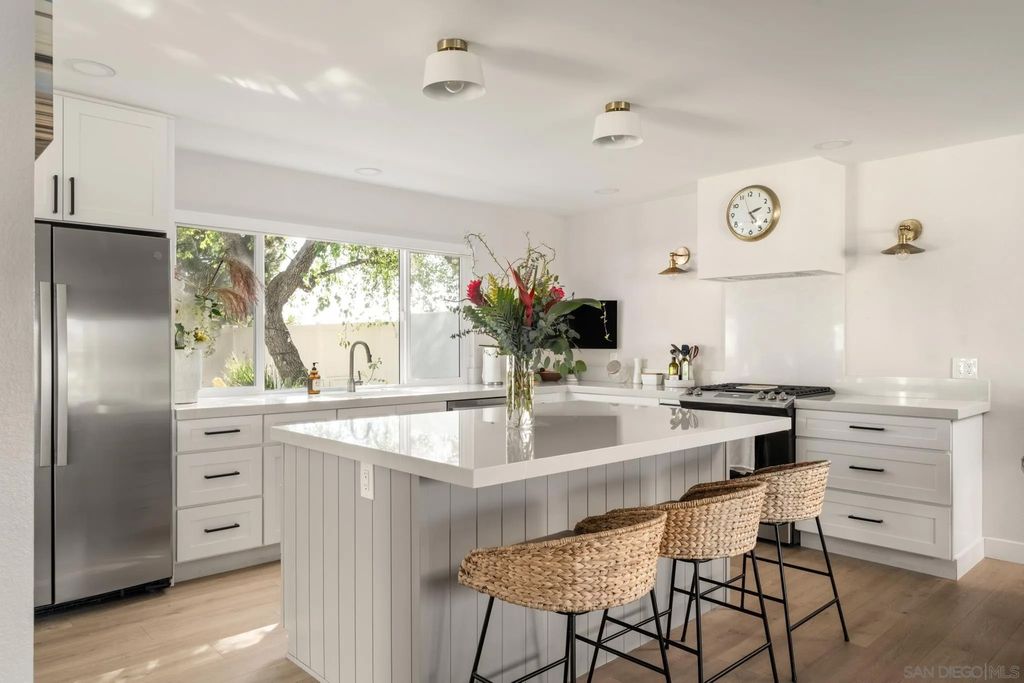 Photo of 2927 Levante St, Carlsbad, CA 92009 (MLS # 260006124)