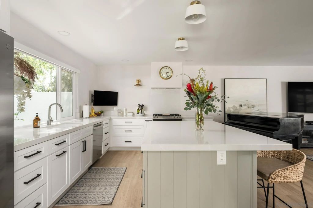 Photo of 2927 Levante St, Carlsbad, CA 92009 (MLS # 260006124)