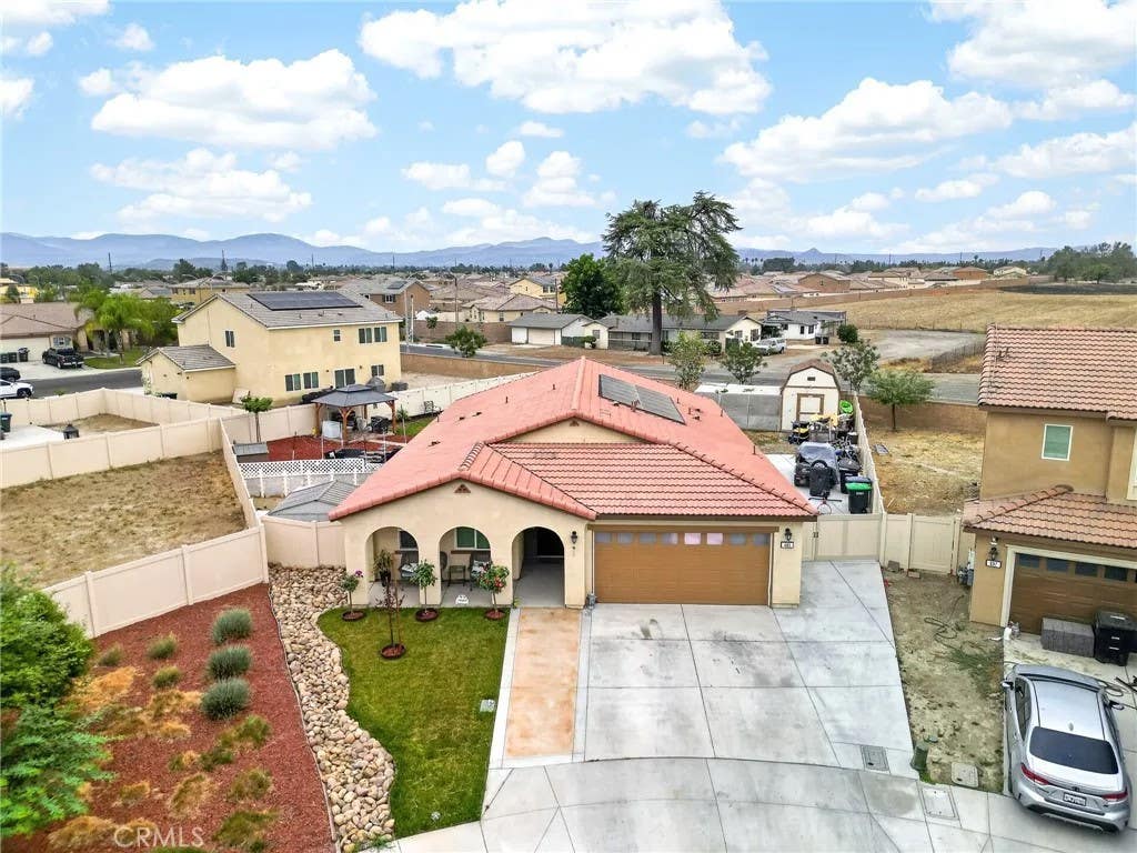 Photo of 693 Rose Thorn CIR, San Jacinto, CA 92582 (MLS # IG26150714)