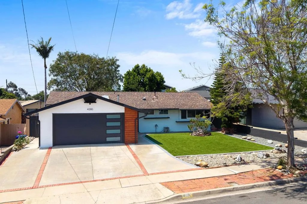 4380 Rolfe Rd