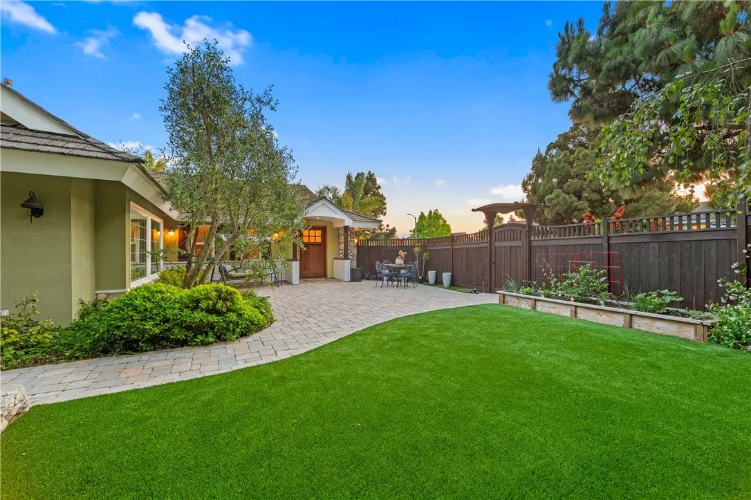 2726 Cardinal Drive