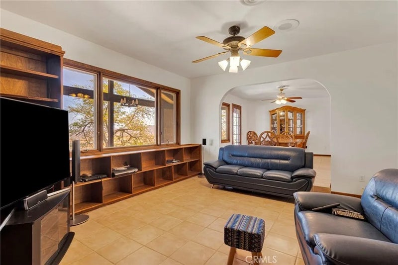8988 Buena Vista