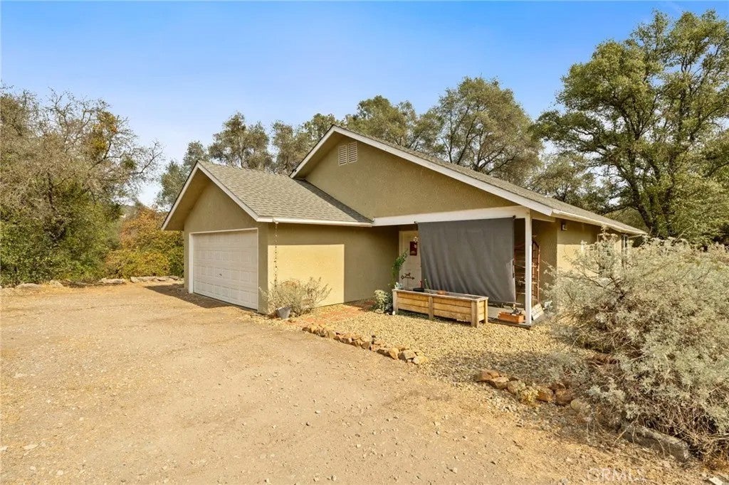 4853 Daffodil Drive