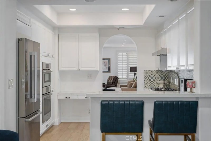 11740 W Sunset Boulevard 14