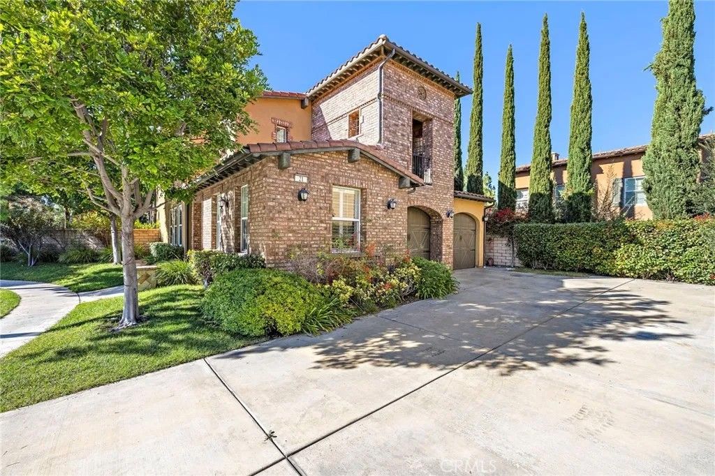 Photo of 21 Paperbark, Irvine, CA 92620 (MLS # OC25267206)