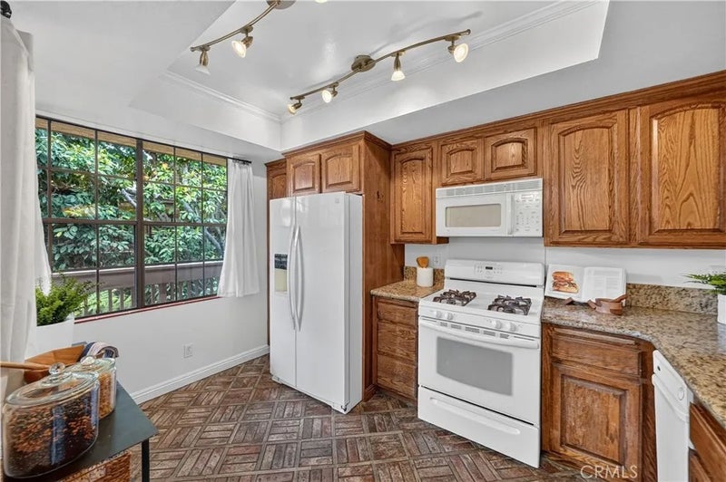 1655 Clark 324