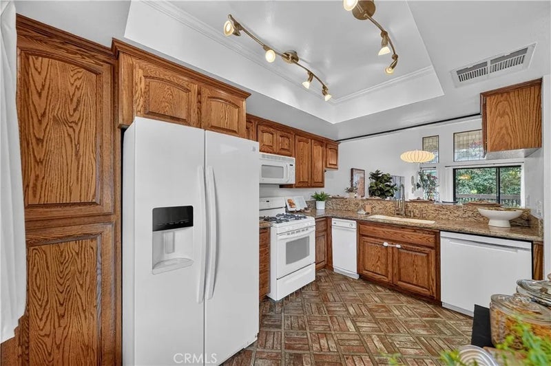 1655 Clark 324
