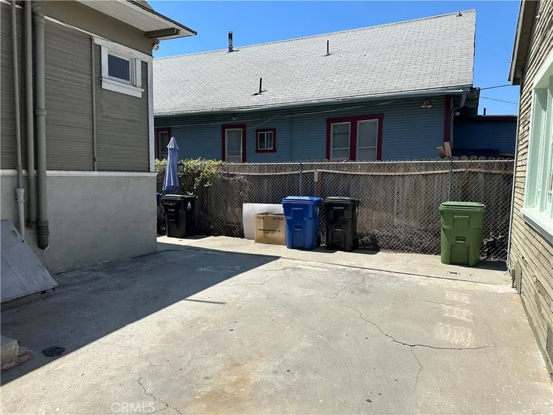 1497 W 27th