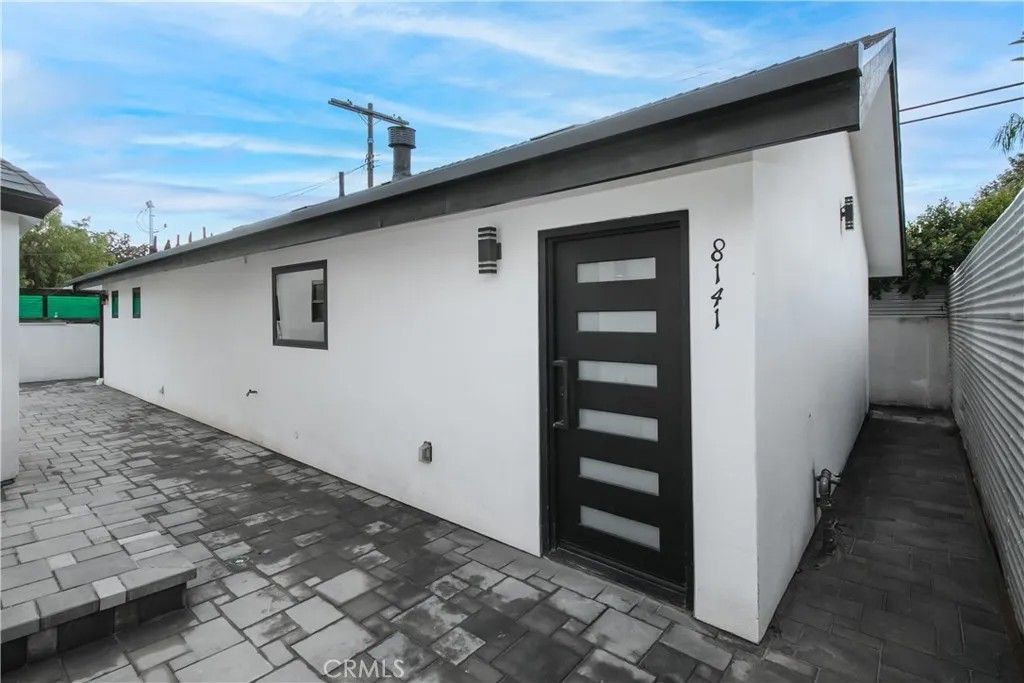 Photo of 8141 Hazeltine, Panorama City, CA 91402 (MLS # SR25267393)