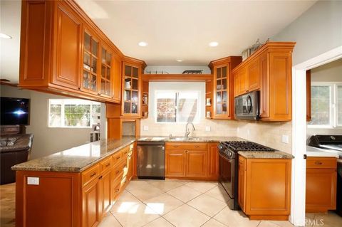 Tiny photo for 1595 E Avenida De Las Flores, Thousand Oaks, CA 91362 (MLS # GD25243937)