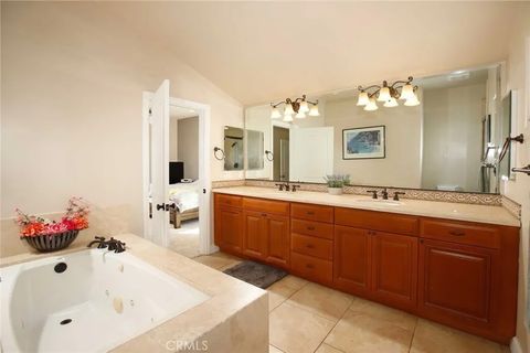 Tiny photo for 1595 E Avenida De Las Flores, Thousand Oaks, CA 91362 (MLS # GD25243937)