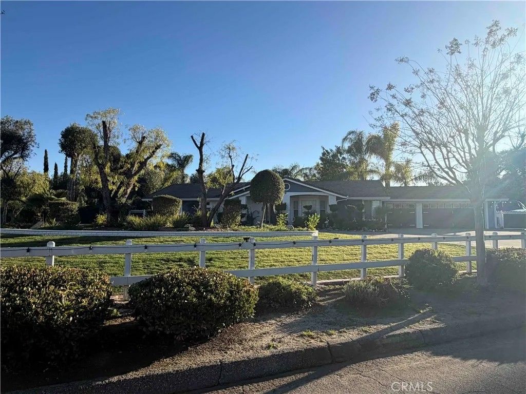 Photo of 28719 Jenny Ln, Menifee, CA 92584 (MLS # SW26050298)