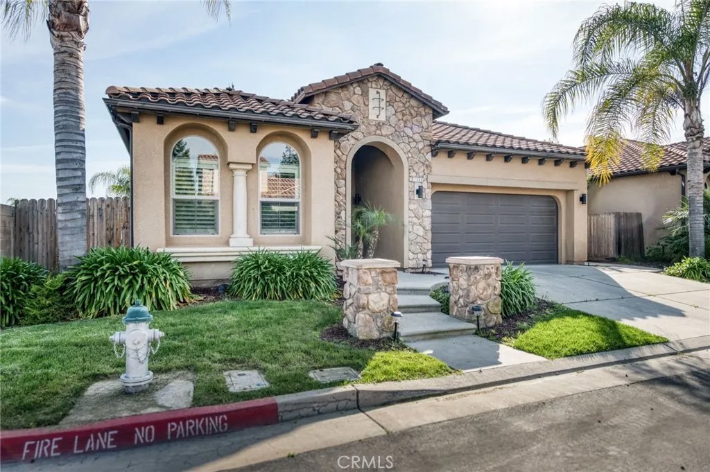 1563 E Via Mirasol