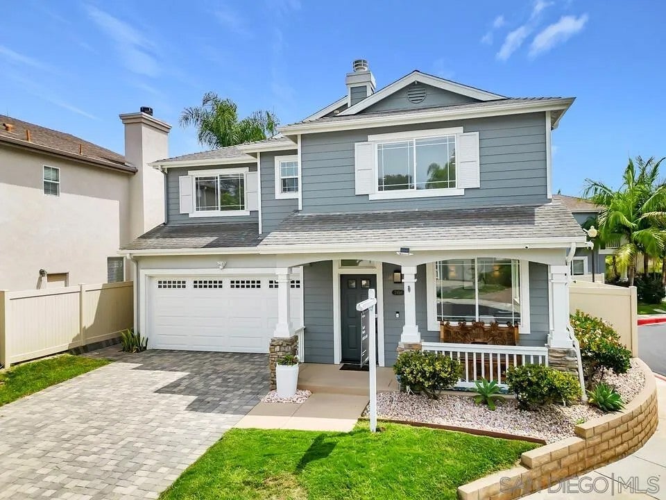 2950 W Canyon Ave