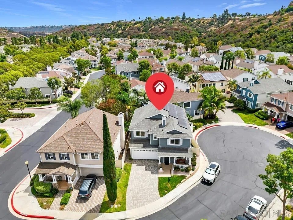 2950 W Canyon Ave