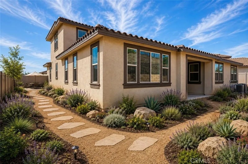 1381 Amanda Glen South