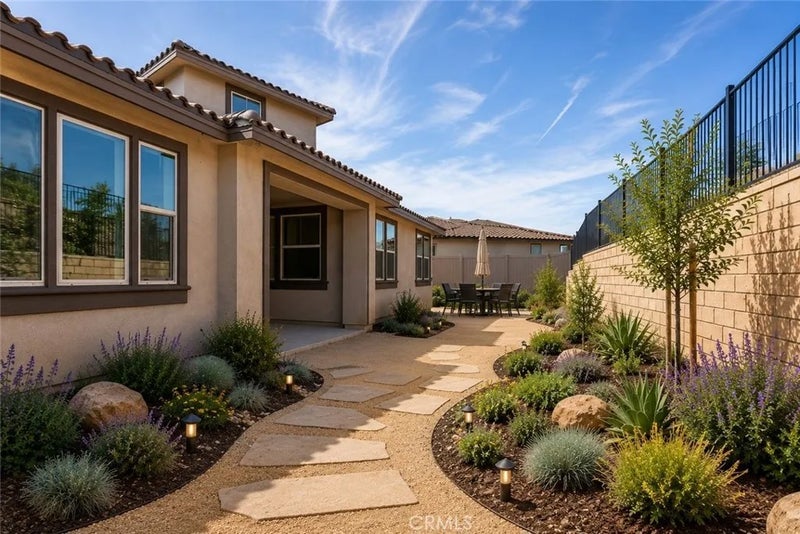 1381 Amanda Glen South